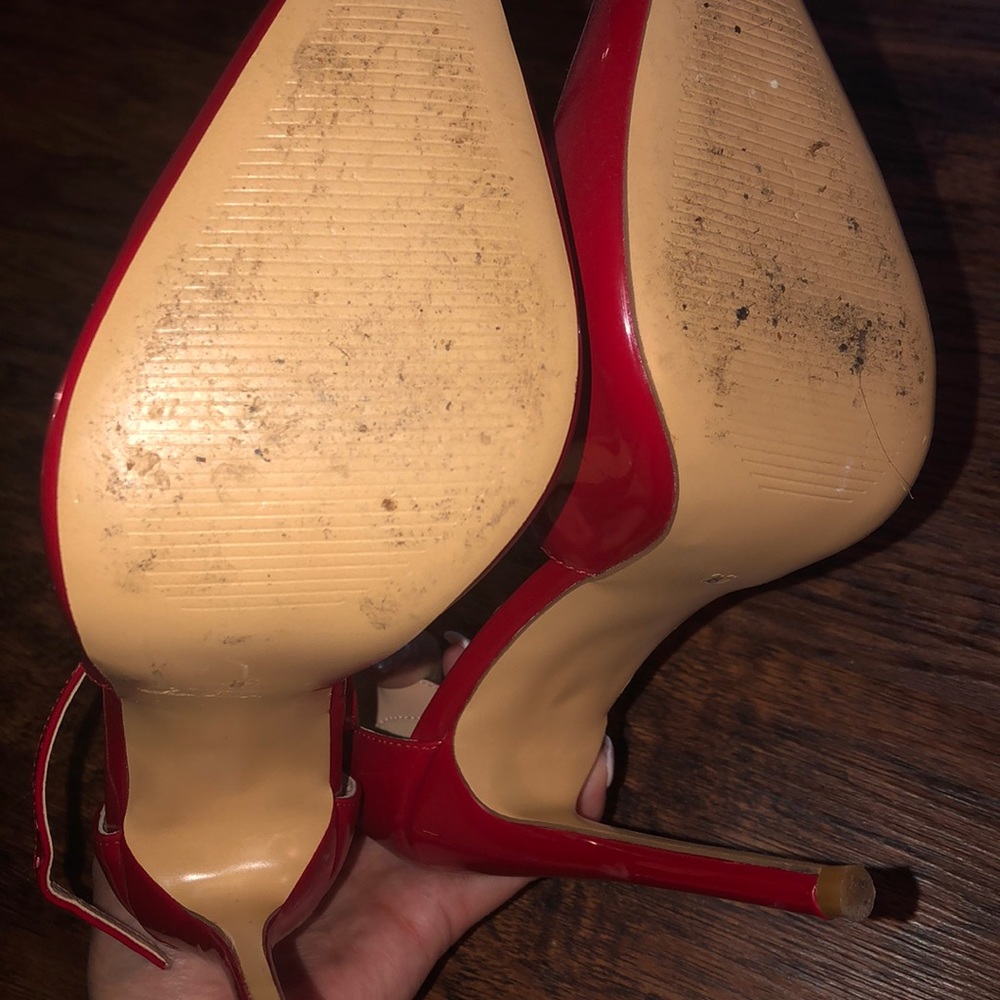 Red Pumps - Picture 3 of 3